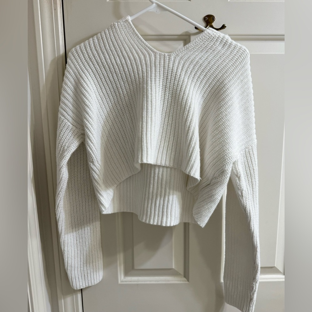 Aeropostale White Cropped Sweater w/ Hoodie - Medium